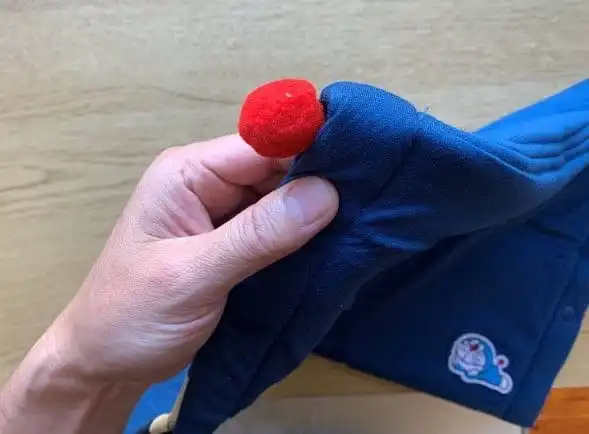 ドラえもんのしっぽ付き。©眠活はじめました。ブレインスリープピローのドラえもん限定バージョンのピローカバー